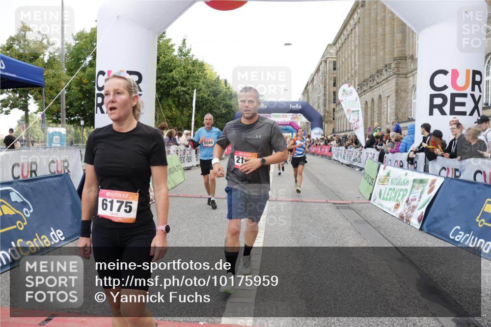 06.09.2026 - CURREX Alsterlauf Yannick Fuchs http://msf.ph/oto/10175959 06.09.2026 09:54:35 Ziel 2162, 2179, 2477, 3410, 3478, 4007, 4108, 4574, 5116, 5250, 5447, 5589, 5654, 5700, 5701, 6011, 6051, 6175, 6329, 6331, 6437 meine-sportfotos.de