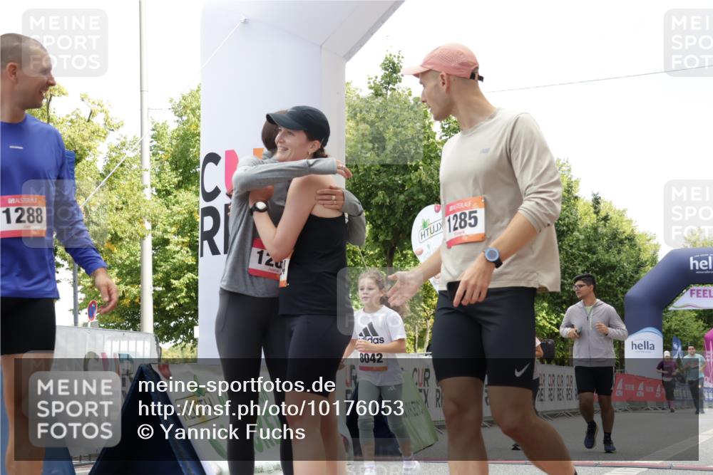 06.09.2026 - CURREX Alsterlauf Yannick Fuchs http://msf.ph/oto/10176053 06.09.2026 12:01:54 Ziel 1095, 1284, 1285, 1286, 1288, 1298, 1305, 8042 meine-sportfotos.de