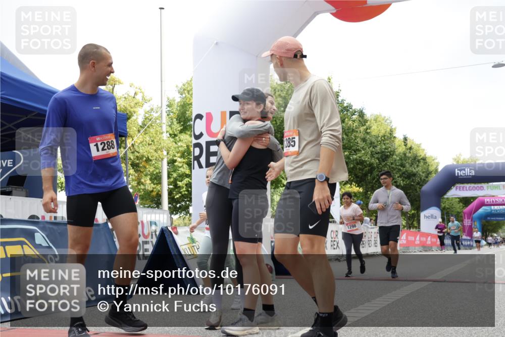 06.09.2026 - CURREX Alsterlauf Yannick Fuchs http://msf.ph/oto/10176091 06.09.2026 12:01:54 Ziel 1095, 1284, 1285, 1286, 1288, 1298, 1305, 8042 meine-sportfotos.de