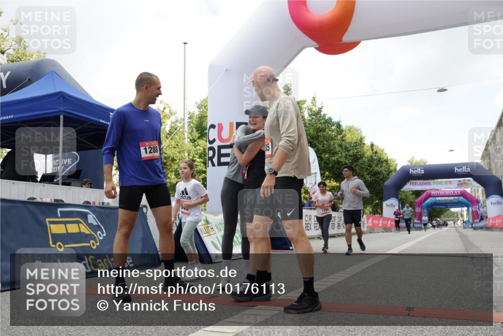 06.09.2026 - CURREX Alsterlauf Yannick Fuchs http://msf.ph/oto/10176113 06.09.2026 12:01:55 Ziel 1095, 1284, 1285, 1286, 1288, 1298, 1305, 8042 meine-sportfotos.de