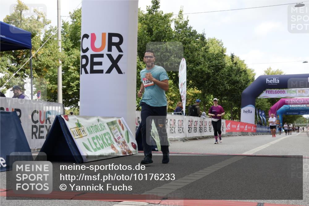 06.09.2026 - CURREX Alsterlauf Yannick Fuchs http://msf.ph/oto/10176233 06.09.2026 12:02:03 Ziel 1150, 1326 meine-sportfotos.de