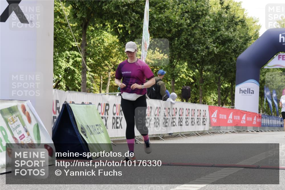 06.09.2026 - CURREX Alsterlauf Yannick Fuchs http://msf.ph/oto/10176330 06.09.2026 12:02:06 Ziel 1150, 1326 meine-sportfotos.de