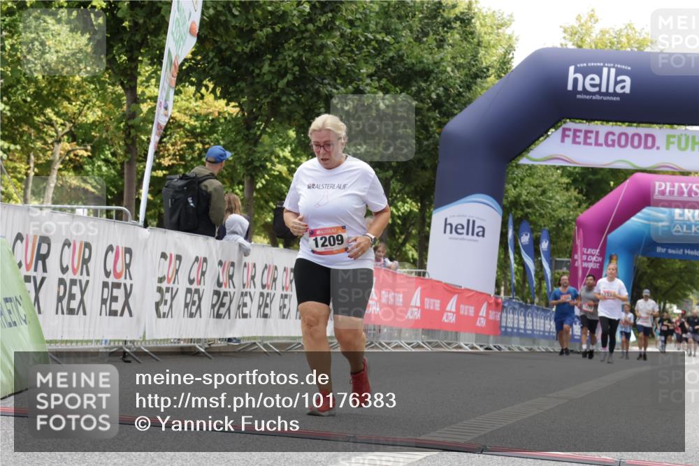 06.09.2026 - CURREX Alsterlauf Yannick Fuchs http://msf.ph/oto/10176383 06.09.2026 12:02:12 Ziel 1150, 1209 meine-sportfotos.de