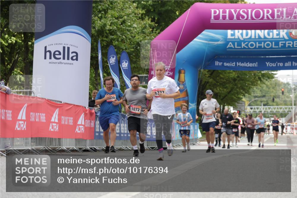 06.09.2026 - CURREX Alsterlauf Yannick Fuchs http://msf.ph/oto/10176394 06.09.2026 12:02:15 Ziel 1209 meine-sportfotos.de