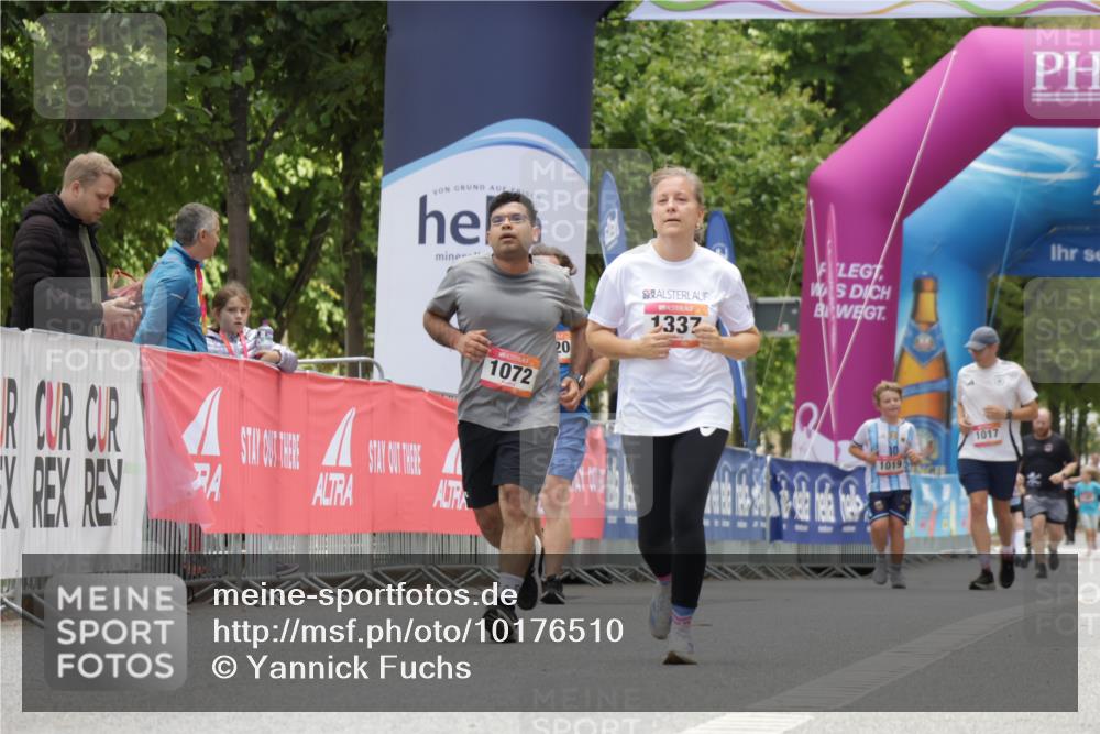 06.09.2026 - CURREX Alsterlauf Yannick Fuchs http://msf.ph/oto/10176510 06.09.2026 12:02:18 Ziel 1072, 1209, 1337 meine-sportfotos.de