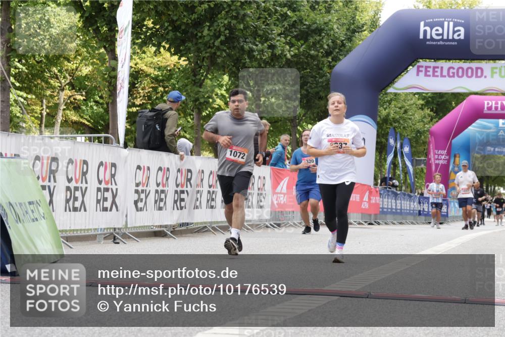 06.09.2026 - CURREX Alsterlauf Yannick Fuchs http://msf.ph/oto/10176539 06.09.2026 12:02:21 Ziel 1072, 1337 meine-sportfotos.de