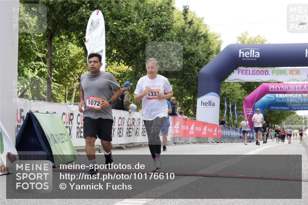 06.09.2026 - CURREX Alsterlauf Yannick Fuchs http://msf.ph/oto/10176610 06.09.2026 12:02:22 Ziel 1072, 1320, 1337 meine-sportfotos.de