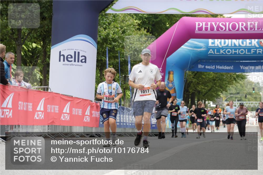 06.09.2026 - CURREX Alsterlauf Yannick Fuchs http://msf.ph/oto/10176784 06.09.2026 12:02:27 Ziel 1072, 1320, 1337 meine-sportfotos.de