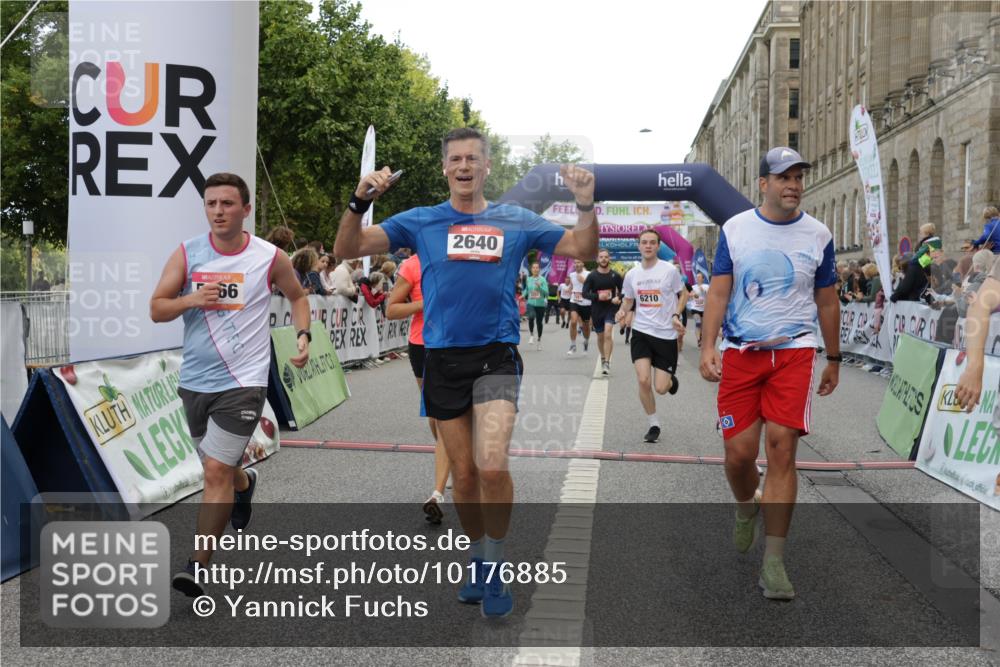 06.09.2026 - CURREX Alsterlauf Yannick Fuchs http://msf.ph/oto/10176885 06.09.2026 09:54:49 Ziel 2395, 2433, 2451, 2587, 2640, 3251, 3413, 3629, 3991, 4206, 4394, 4458, 4974, 5165, 5657, 5666, 6079, 6191, 6210 meine-sportfotos.de