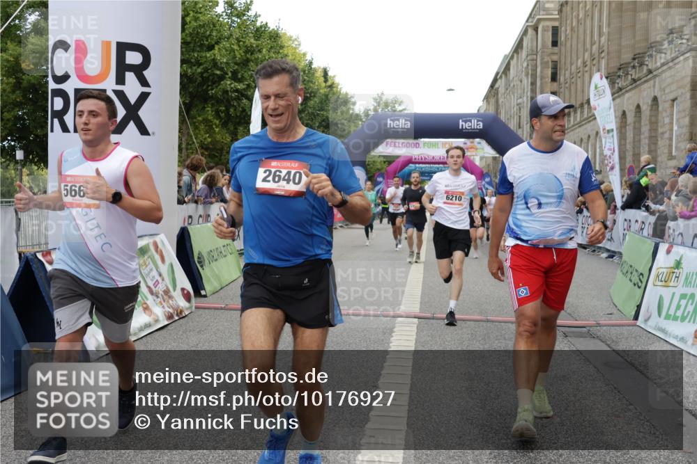 06.09.2026 - CURREX Alsterlauf Yannick Fuchs http://msf.ph/oto/10176927 06.09.2026 09:54:49 Ziel 2395, 2433, 2451, 2587, 2640, 3251, 3413, 3629, 3991, 4206, 4394, 4458, 4974, 5165, 5657, 5666, 6079, 6191, 6210 meine-sportfotos.de