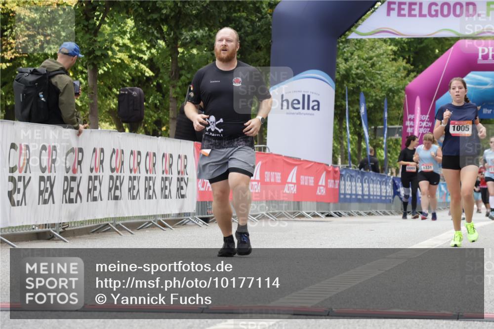 06.09.2026 - CURREX Alsterlauf Yannick Fuchs http://msf.ph/oto/10177114 06.09.2026 12:02:39 Ziel 1005, 1017, 1019, 8267 meine-sportfotos.de