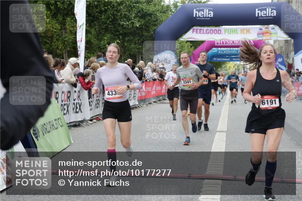 06.09.2026 - CURREX Alsterlauf Yannick Fuchs http://msf.ph/oto/10177277 06.09.2026 09:54:54 Ziel 2314, 2395, 2397, 2451, 2494, 2587, 2640, 2962, 3251, 3341, 3363, 3413, 3991, 4206, 4335, 4394, 4458, 5165, 5385, 5657, 5666, 6191, 6210 meine-sportfotos.de