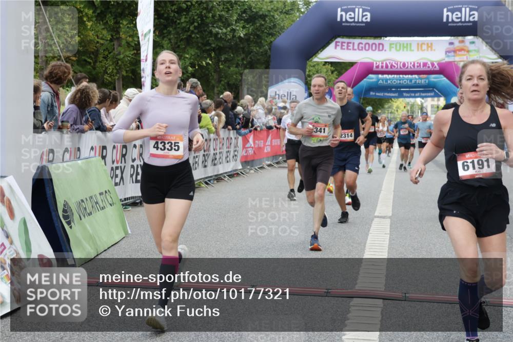 06.09.2026 - CURREX Alsterlauf Yannick Fuchs http://msf.ph/oto/10177321 06.09.2026 09:54:55 Ziel 2314, 2395, 2397, 2494, 2587, 2640, 2962, 3251, 3341, 3363, 3991, 4206, 4335, 4394, 4458, 5165, 5298, 5385, 5657, 5666, 6191, 6210 meine-sportfotos.de