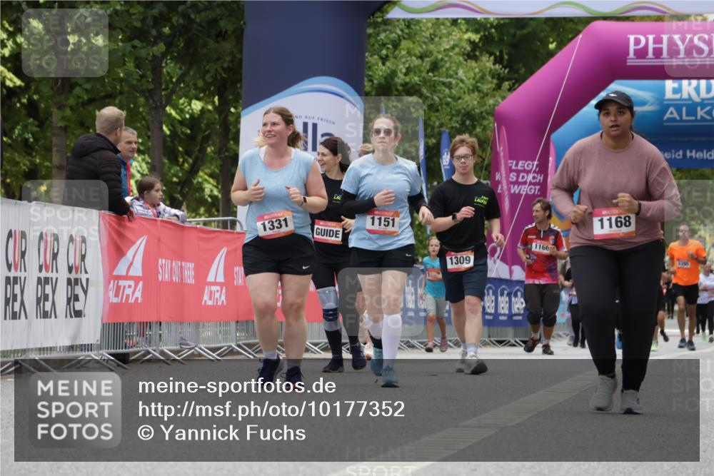 06.09.2026 - CURREX Alsterlauf Yannick Fuchs http://msf.ph/oto/10177352 06.09.2026 12:02:48 Ziel 1005, 1168, 8267 meine-sportfotos.de