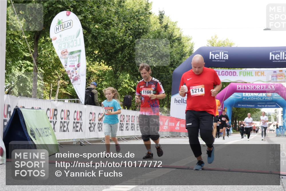 06.09.2026 - CURREX Alsterlauf Yannick Fuchs http://msf.ph/oto/10177772 06.09.2026 12:03:02 Ziel 1144, 1151, 1166, 1167, 1214, 1309, 1331, 8103 meine-sportfotos.de