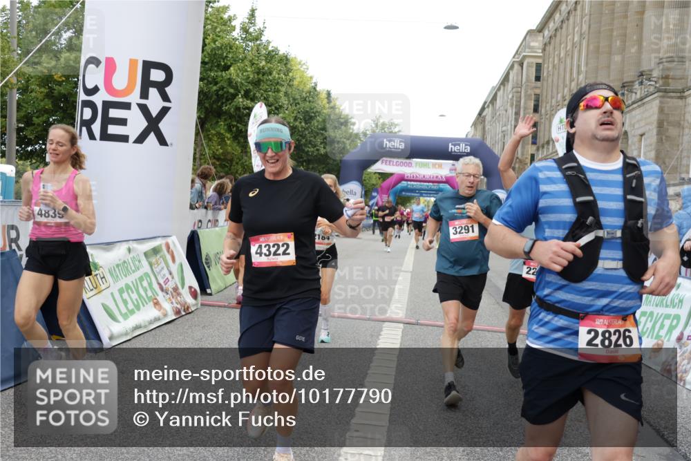 06.09.2026 - CURREX Alsterlauf Yannick Fuchs http://msf.ph/oto/10177790 06.09.2026 09:55:03 Ziel 2184, 2261, 2314, 2348, 2397, 2494, 2502, 2826, 2962, 3291, 3341, 3363, 4322, 4839, 5094, 5298, 5385 meine-sportfotos.de
