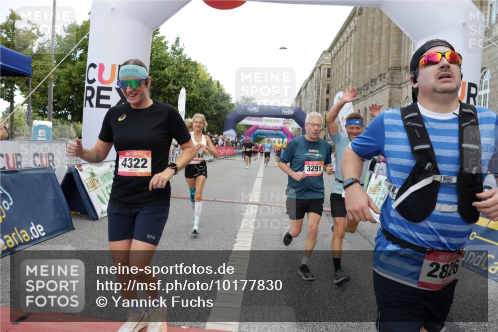06.09.2026 - CURREX Alsterlauf Yannick Fuchs http://msf.ph/oto/10177830 06.09.2026 09:55:04 Ziel 2184, 2261, 2314, 2348, 2397, 2494, 2502, 2826, 2962, 3291, 3363, 4322, 4622, 4765, 4839, 5094, 5298, 5385, 5721 meine-sportfotos.de