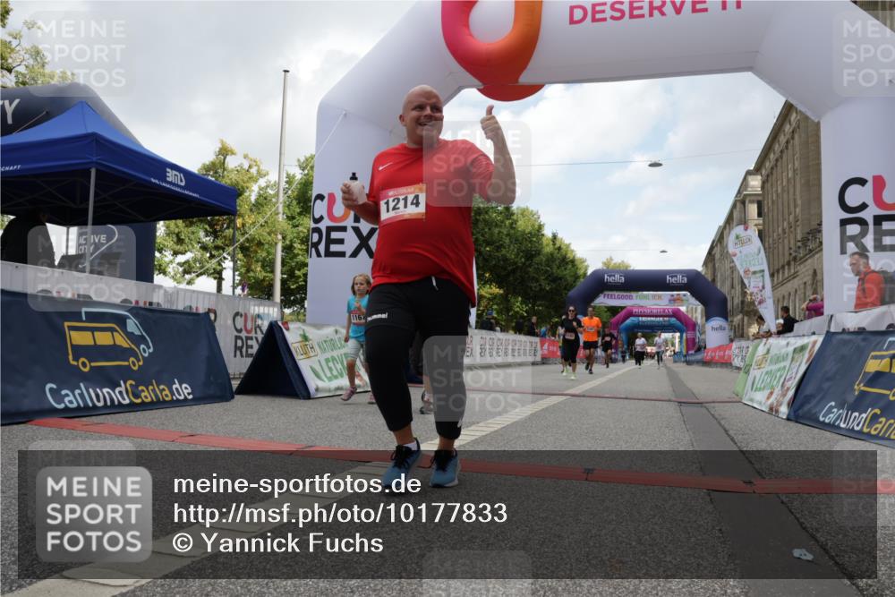 06.09.2026 - CURREX Alsterlauf Yannick Fuchs http://msf.ph/oto/10177833 06.09.2026 12:03:04 Ziel 1166, 1167, 1214, 1309, 1336, 6390, 8103 meine-sportfotos.de