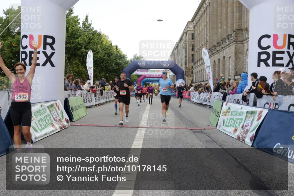 06.09.2026 - CURREX Alsterlauf Yannick Fuchs http://msf.ph/oto/10178145 06.09.2026 09:55:08 Ziel 2184, 2261, 2348, 2499, 2502, 2826, 3291, 4266, 4322, 4615, 4622, 4765, 4839, 4956, 5094, 5721, 6216 meine-sportfotos.de