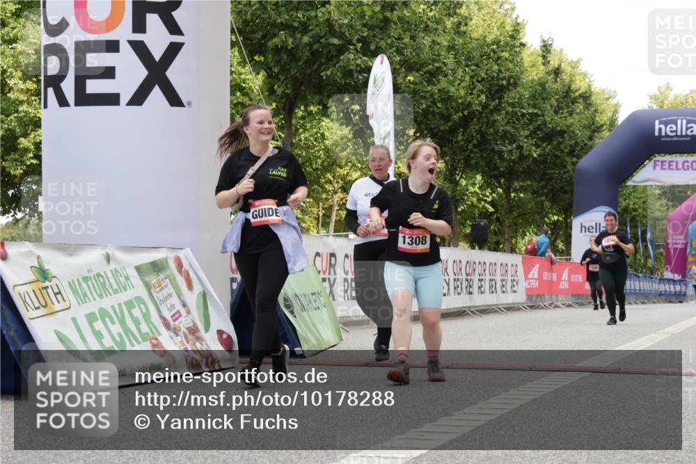 06.09.2026 - CURREX Alsterlauf Yannick Fuchs http://msf.ph/oto/10178288 06.09.2026 12:03:22 Ziel 1055, 1122, 1134, 1308 meine-sportfotos.de