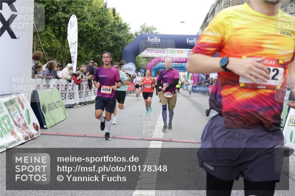06.09.2026 - CURREX Alsterlauf Yannick Fuchs http://msf.ph/oto/10178348 06.09.2026 09:55:11 Ziel 2348, 2499, 2502, 2908, 4266, 4615, 4622, 4686, 4765, 4956, 5721, 6216 meine-sportfotos.de