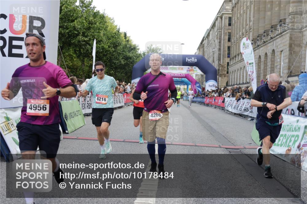 06.09.2026 - CURREX Alsterlauf Yannick Fuchs http://msf.ph/oto/10178484 06.09.2026 09:55:12 Ziel 2348, 2499, 2908, 4266, 4615, 4622, 4686, 4765, 4956, 5721, 6216 meine-sportfotos.de