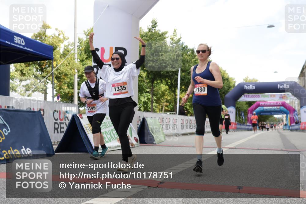 06.09.2026 - CURREX Alsterlauf Yannick Fuchs http://msf.ph/oto/10178751 06.09.2026 12:03:44 Ziel 1067, 1145, 1180, 1302, 1335 meine-sportfotos.de