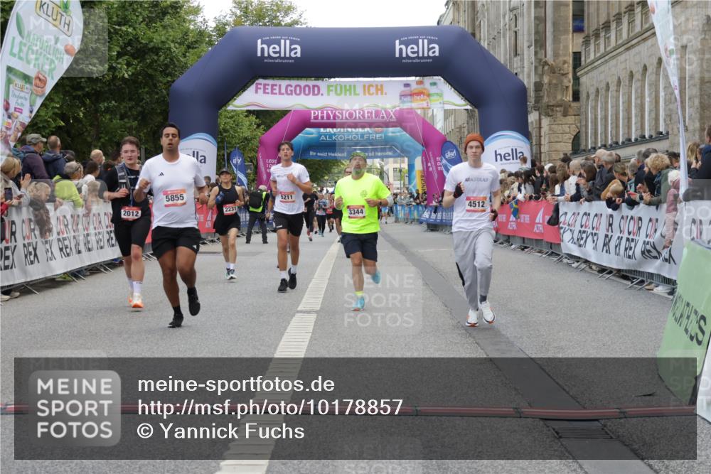 06.09.2026 - CURREX Alsterlauf Yannick Fuchs http://msf.ph/oto/10178857 06.09.2026 09:55:18 Ziel 2012, 2231, 2499, 2908, 3344, 4266, 4512, 4615, 4686, 4956, 5211, 5855, 6216 meine-sportfotos.de