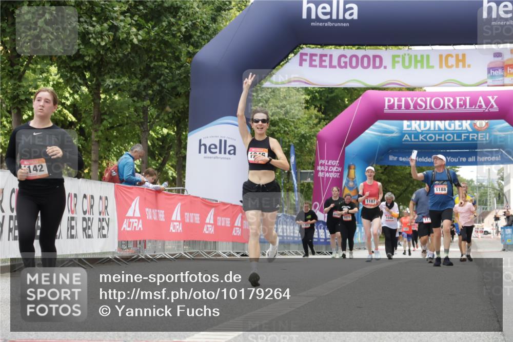 06.09.2026 - CURREX Alsterlauf Yannick Fuchs http://msf.ph/oto/10179264 06.09.2026 12:04:01 Ziel 1142, 1196, 1246 meine-sportfotos.de