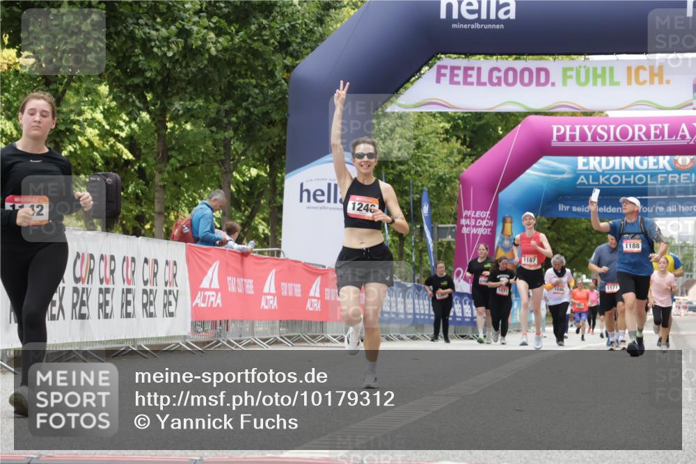 06.09.2026 - CURREX Alsterlauf Yannick Fuchs http://msf.ph/oto/10179312 06.09.2026 12:04:01 Ziel 1142, 1196, 1246 meine-sportfotos.de