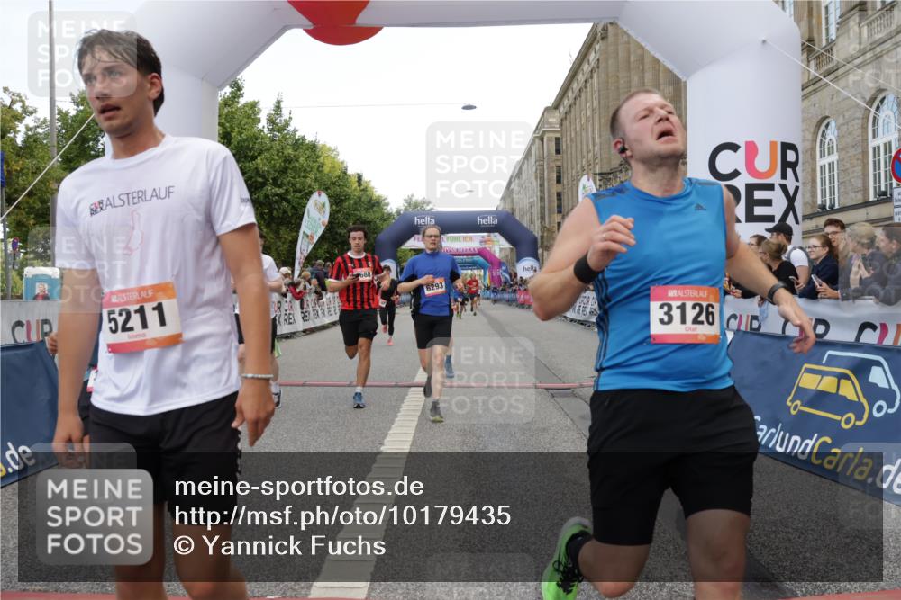 06.09.2026 - CURREX Alsterlauf Yannick Fuchs http://msf.ph/oto/10179435 06.09.2026 09:55:26 Ziel 2012, 2231, 2232, 3126, 3271, 3344, 3484, 4512, 4688, 5211, 5314, 5531, 5855, 6293, 6367 meine-sportfotos.de