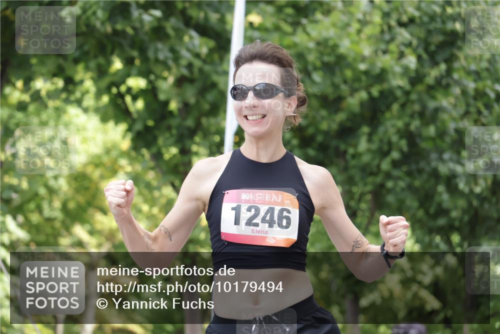06.09.2026 - CURREX Alsterlauf Yannick Fuchs http://msf.ph/oto/10179494 06.09.2026 12:04:05 Ziel 1142, 1188, 1246 meine-sportfotos.de