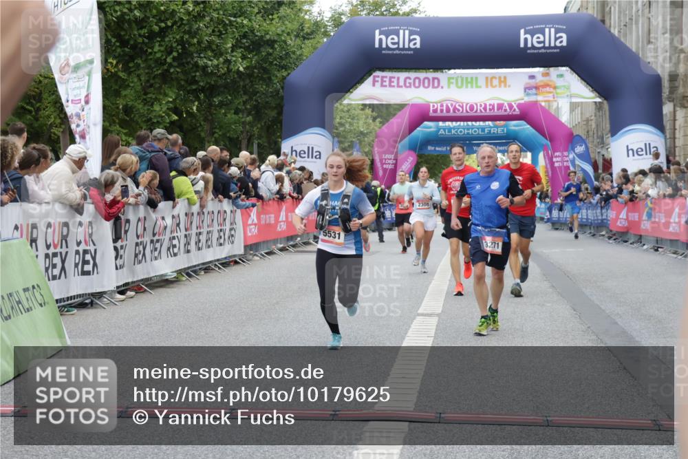 06.09.2026 - CURREX Alsterlauf Yannick Fuchs http://msf.ph/oto/10179625 06.09.2026 09:55:29 Ziel 2231, 2232, 2308, 3126, 3271, 3484, 4688, 4949, 5211, 5314, 5531, 5720, 6293, 6367 meine-sportfotos.de