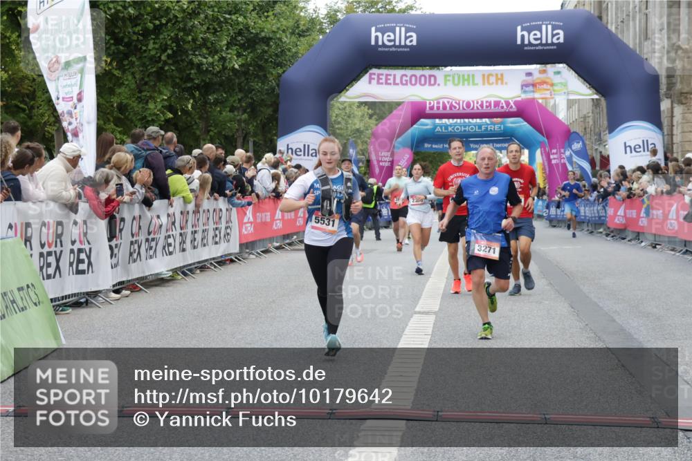 06.09.2026 - CURREX Alsterlauf Yannick Fuchs http://msf.ph/oto/10179642 06.09.2026 09:55:29 Ziel 2231, 2232, 2308, 3126, 3271, 3484, 4688, 4949, 5211, 5314, 5531, 5720, 6293, 6367 meine-sportfotos.de