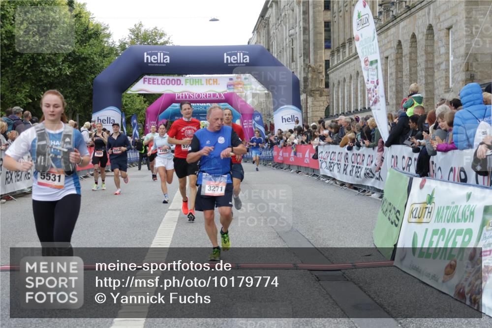 06.09.2026 - CURREX Alsterlauf Yannick Fuchs http://msf.ph/oto/10179774 06.09.2026 09:55:30 Ziel 2232, 2308, 2854, 3126, 3271, 3484, 3550, 4688, 4949, 5314, 5531, 5720, 6293, 6367 meine-sportfotos.de