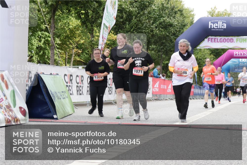 06.09.2026 - CURREX Alsterlauf Yannick Fuchs http://msf.ph/oto/10180345 06.09.2026 12:04:20 Ziel 1046, 1071, 1158, 1171, 1178, 1228, 1229, 1241, 1307 meine-sportfotos.de