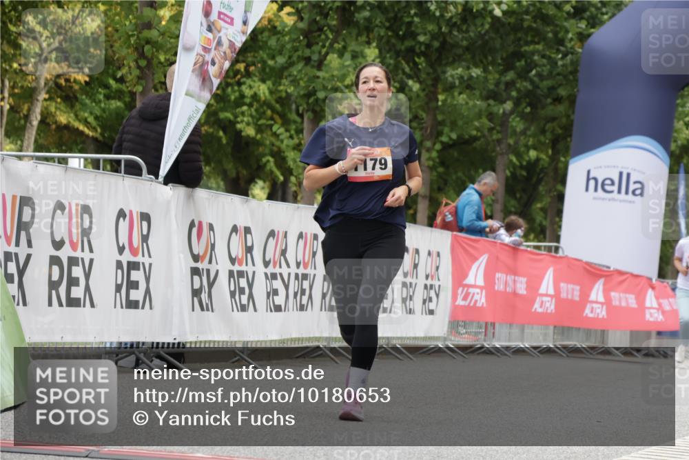 06.09.2026 - CURREX Alsterlauf Yannick Fuchs http://msf.ph/oto/10180653 06.09.2026 12:04:33 Ziel 1174, 1179 meine-sportfotos.de
