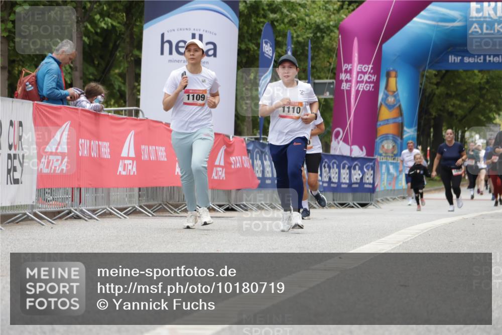 06.09.2026 - CURREX Alsterlauf Yannick Fuchs http://msf.ph/oto/10180719 06.09.2026 12:04:35 Ziel 1174, 1179 meine-sportfotos.de