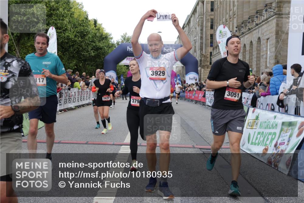 06.09.2026 - CURREX Alsterlauf Yannick Fuchs http://msf.ph/oto/10180935 06.09.2026 09:55:43 Ziel 2117, 2420, 2479, 2874, 3051, 3304, 3481, 3799, 3902, 3903, 3929, 4284, 4404, 4827, 4865, 4955, 4962, 5488, 6034, 6479, 8027, 8204 meine-sportfotos.de