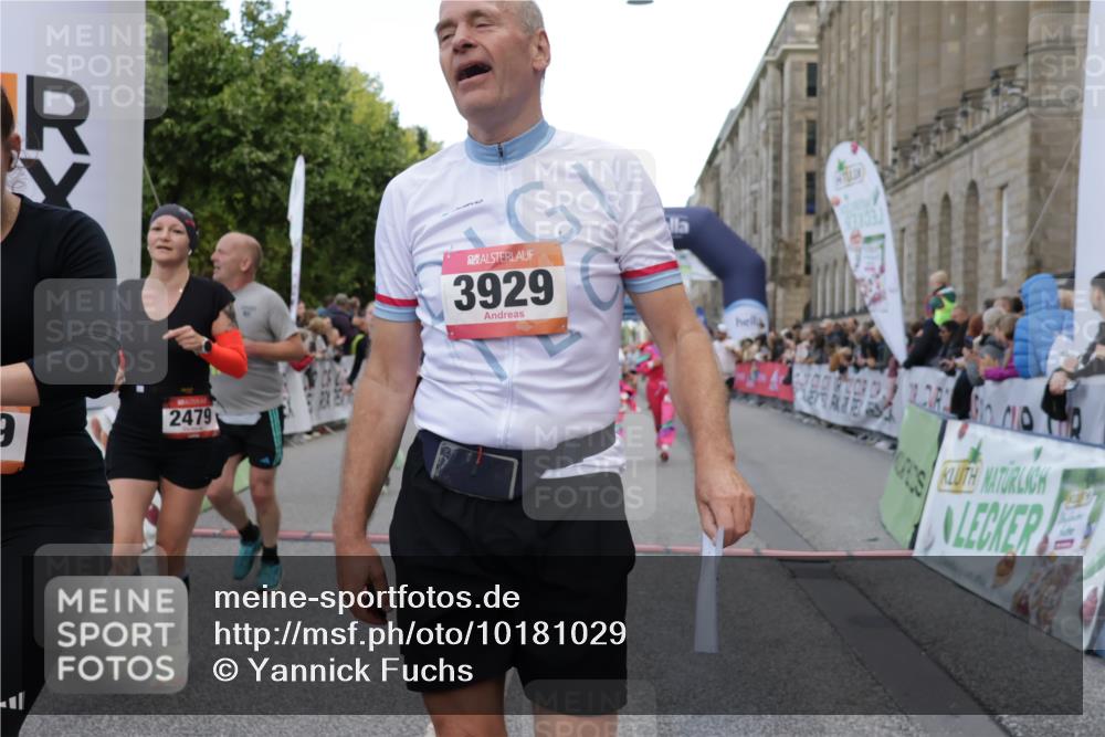 06.09.2026 - CURREX Alsterlauf Yannick Fuchs http://msf.ph/oto/10181029 06.09.2026 09:55:45 Ziel 2117, 2479, 3051, 3304, 3481, 3799, 3902, 3903, 3929, 4284, 4404, 4827, 4865, 4955, 4961, 4962, 5488, 6034, 6479, 8027, 8204 meine-sportfotos.de