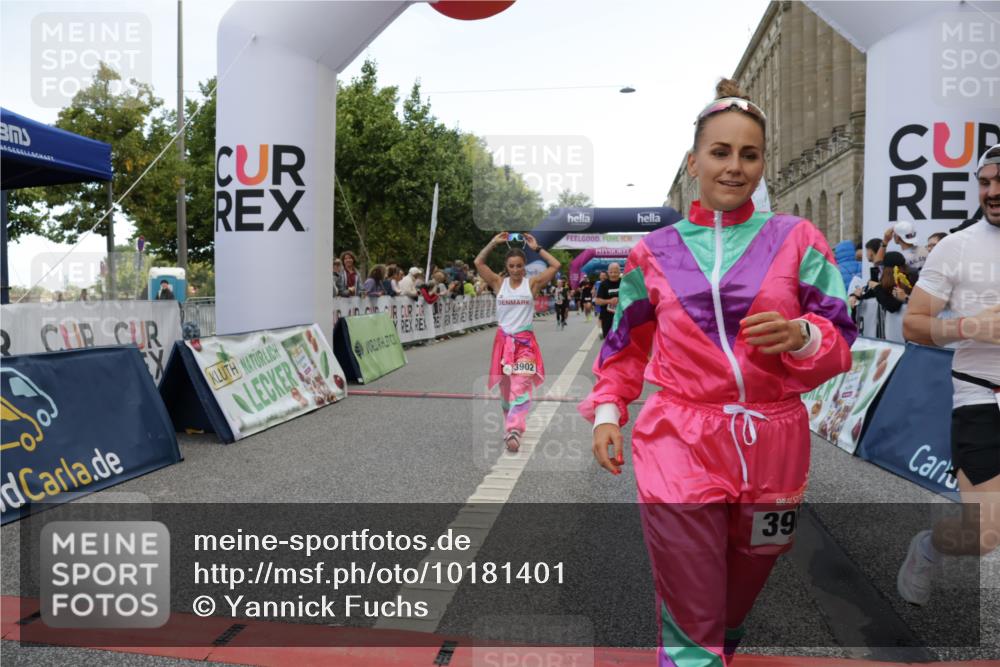 06.09.2026 - CURREX Alsterlauf Yannick Fuchs http://msf.ph/oto/10181401 06.09.2026 09:55:49 Ziel 2117, 2277, 2479, 3051, 3304, 3799, 3902, 3903, 4190, 4463, 4865, 4955, 4961, 5488, 6034, 6400, 8259 meine-sportfotos.de
