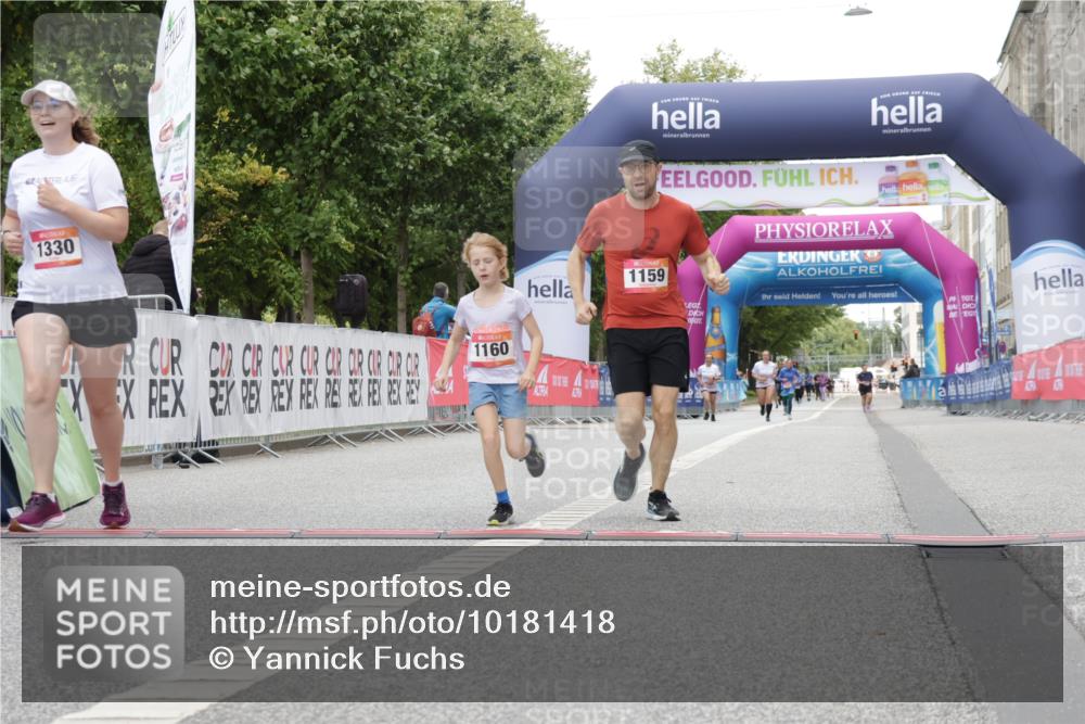 06.09.2026 - CURREX Alsterlauf Yannick Fuchs http://msf.ph/oto/10181418 06.09.2026 12:05:07 Ziel 1159, 1160, 1330, 2484 meine-sportfotos.de