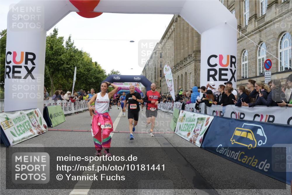 06.09.2026 - CURREX Alsterlauf Yannick Fuchs http://msf.ph/oto/10181441 06.09.2026 09:55:50 Ziel 2117, 2277, 2479, 3304, 3799, 3902, 3903, 4190, 4463, 4627, 4865, 4955, 4961, 5488, 6400, 8086, 8259 meine-sportfotos.de