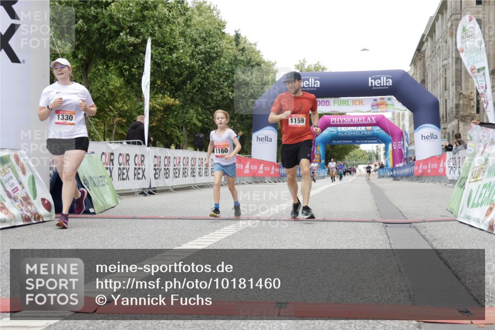 06.09.2026 - CURREX Alsterlauf Yannick Fuchs http://msf.ph/oto/10181460 06.09.2026 12:05:07 Ziel 1159, 1160, 1330, 2484 meine-sportfotos.de
