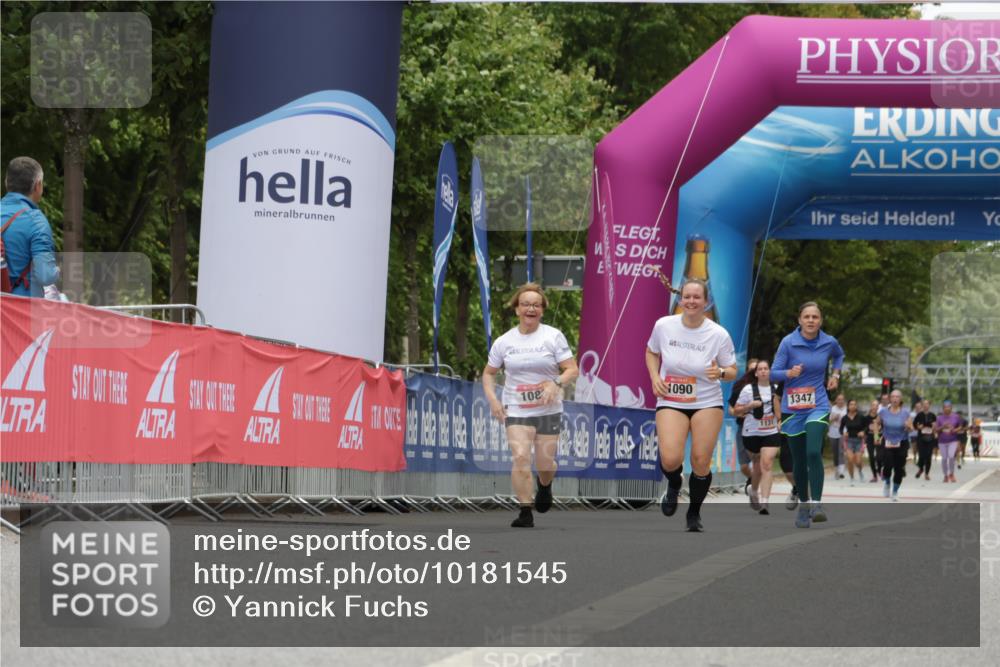 06.09.2026 - CURREX Alsterlauf Yannick Fuchs http://msf.ph/oto/10181545 06.09.2026 12:05:14 Ziel 1159, 1160, 1330 meine-sportfotos.de