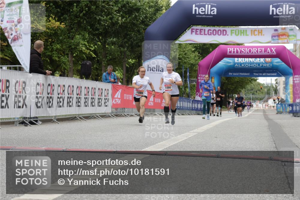 06.09.2026 - CURREX Alsterlauf Yannick Fuchs http://msf.ph/oto/10181591 06.09.2026 12:05:19 Ziel 1089, 1090 meine-sportfotos.de