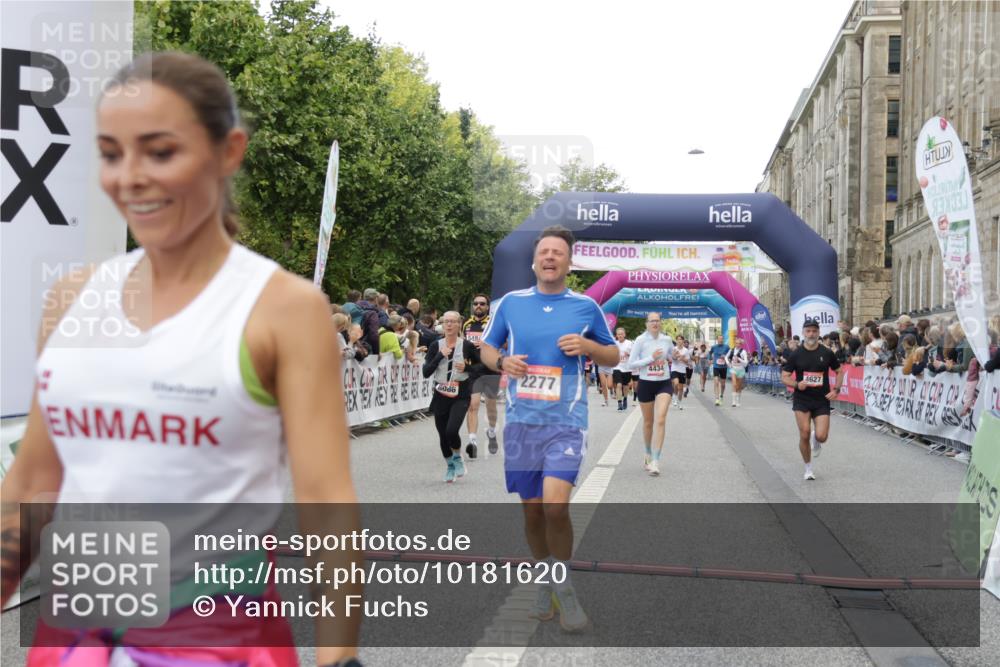06.09.2026 - CURREX Alsterlauf Yannick Fuchs http://msf.ph/oto/10181620 06.09.2026 09:55:53 Ziel 2239, 2277, 3902, 3903, 4190, 4434, 4463, 4627, 4865, 4955, 4961, 5484, 5488, 6400, 8086, 8259 meine-sportfotos.de