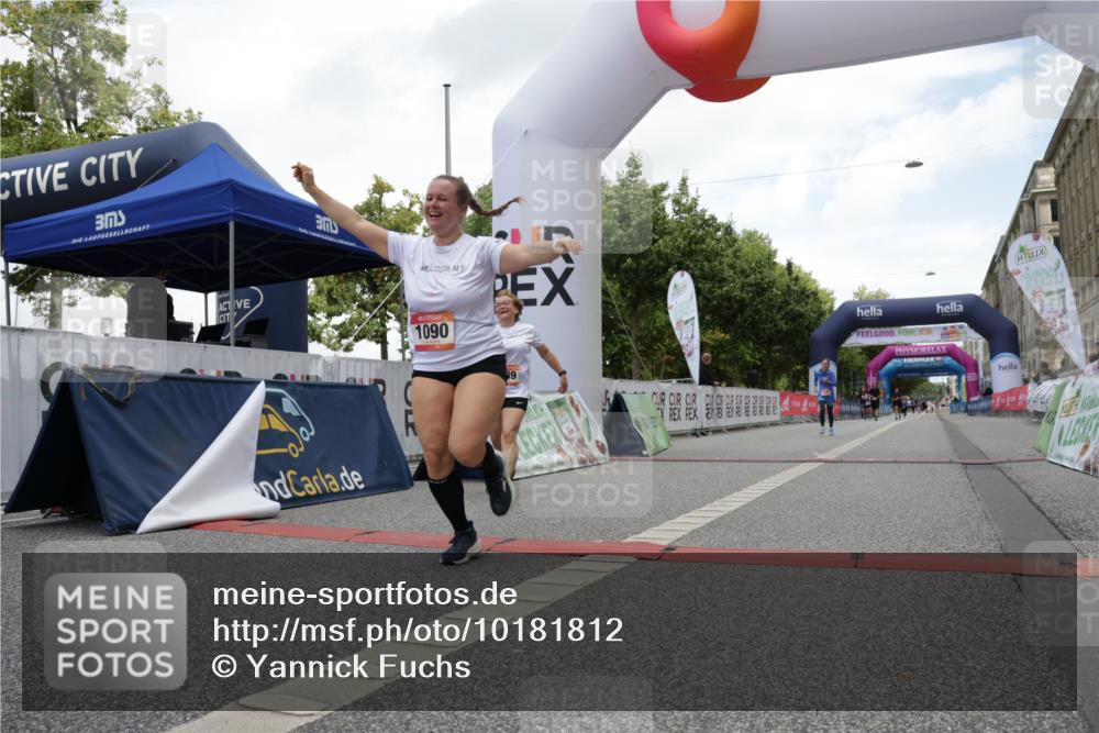 06.09.2026 - CURREX Alsterlauf Yannick Fuchs http://msf.ph/oto/10181812 06.09.2026 12:05:23 Ziel 1089, 1090, 1347 meine-sportfotos.de