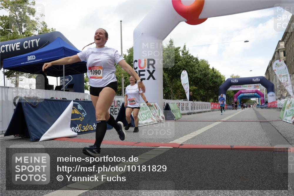 06.09.2026 - CURREX Alsterlauf Yannick Fuchs http://msf.ph/oto/10181829 06.09.2026 12:05:23 Ziel 1089, 1090, 1347 meine-sportfotos.de