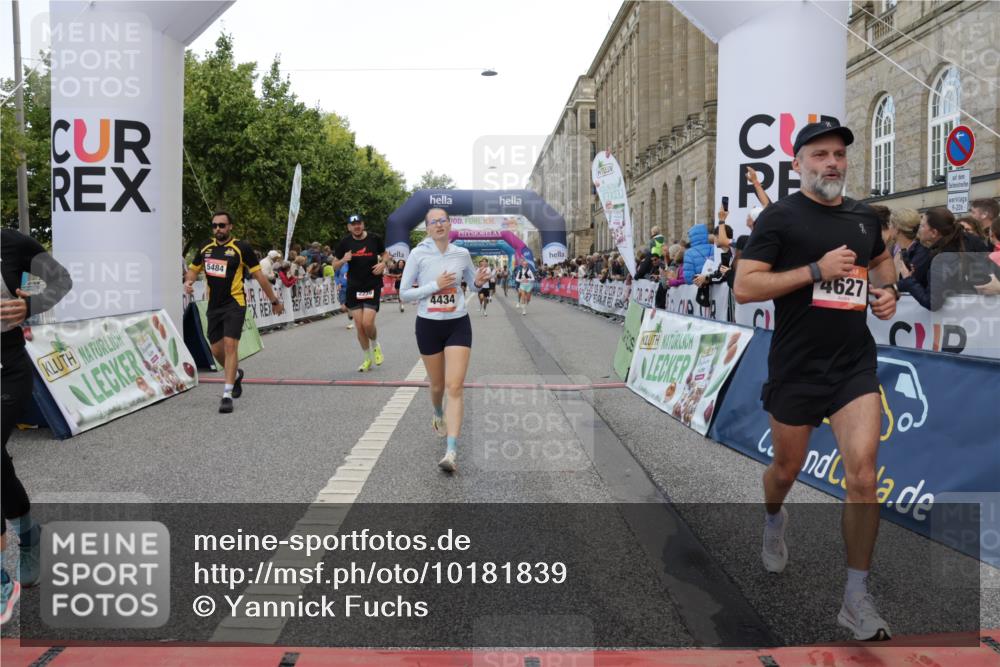 06.09.2026 - CURREX Alsterlauf Yannick Fuchs http://msf.ph/oto/10181839 06.09.2026 09:55:57 Ziel 2239, 2277, 2372, 3411, 4190, 4434, 4463, 4627, 5021, 5484, 6032, 6301, 6313, 6400, 8086, 8211, 8259, 8338 meine-sportfotos.de